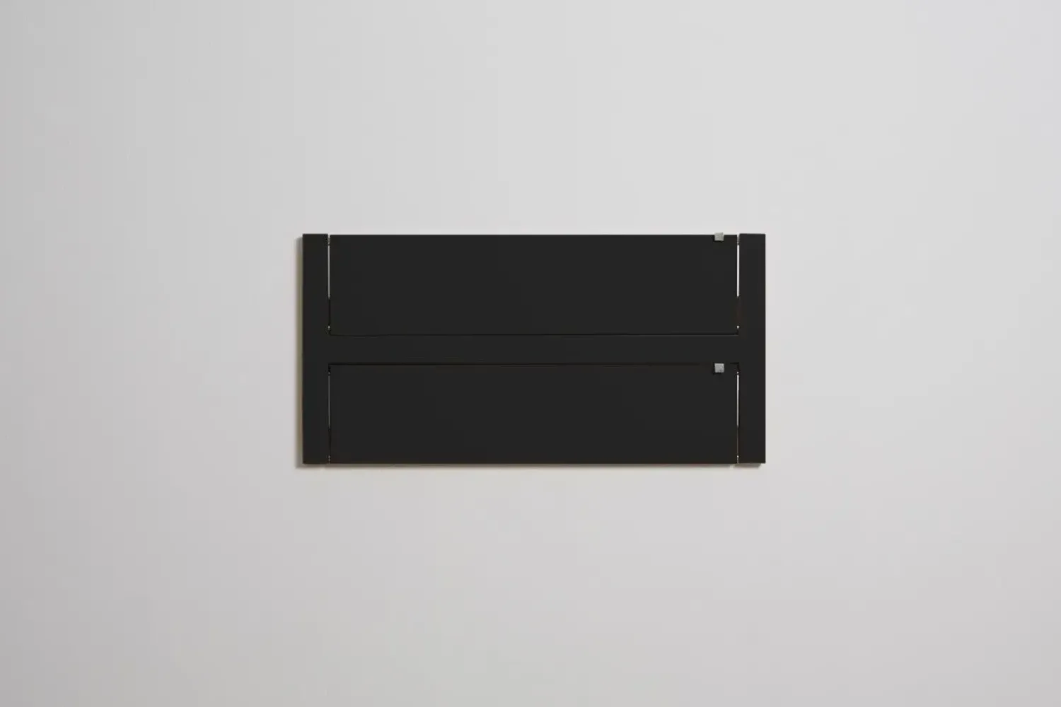 Ambivalenz - Fläpps Hylde - 80 x 40 cm - Sort birk