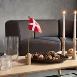 Discount Andersen Furniture - Celebrate Bordflag