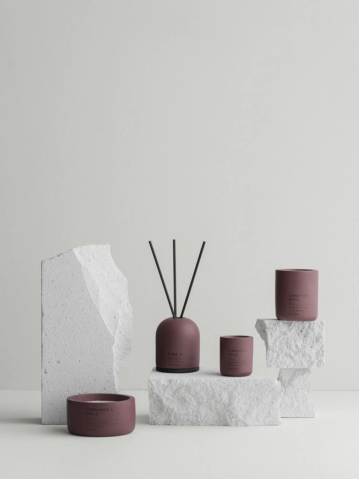 Best Blomus - Scented Candle - Cinnamon & Apple - Port - FRAGA