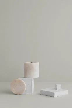 Hot Blomus - Scented Marble Candle - Moonbeam - FRABLE