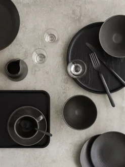 Hot Blomus - Tray M - OKU - Black