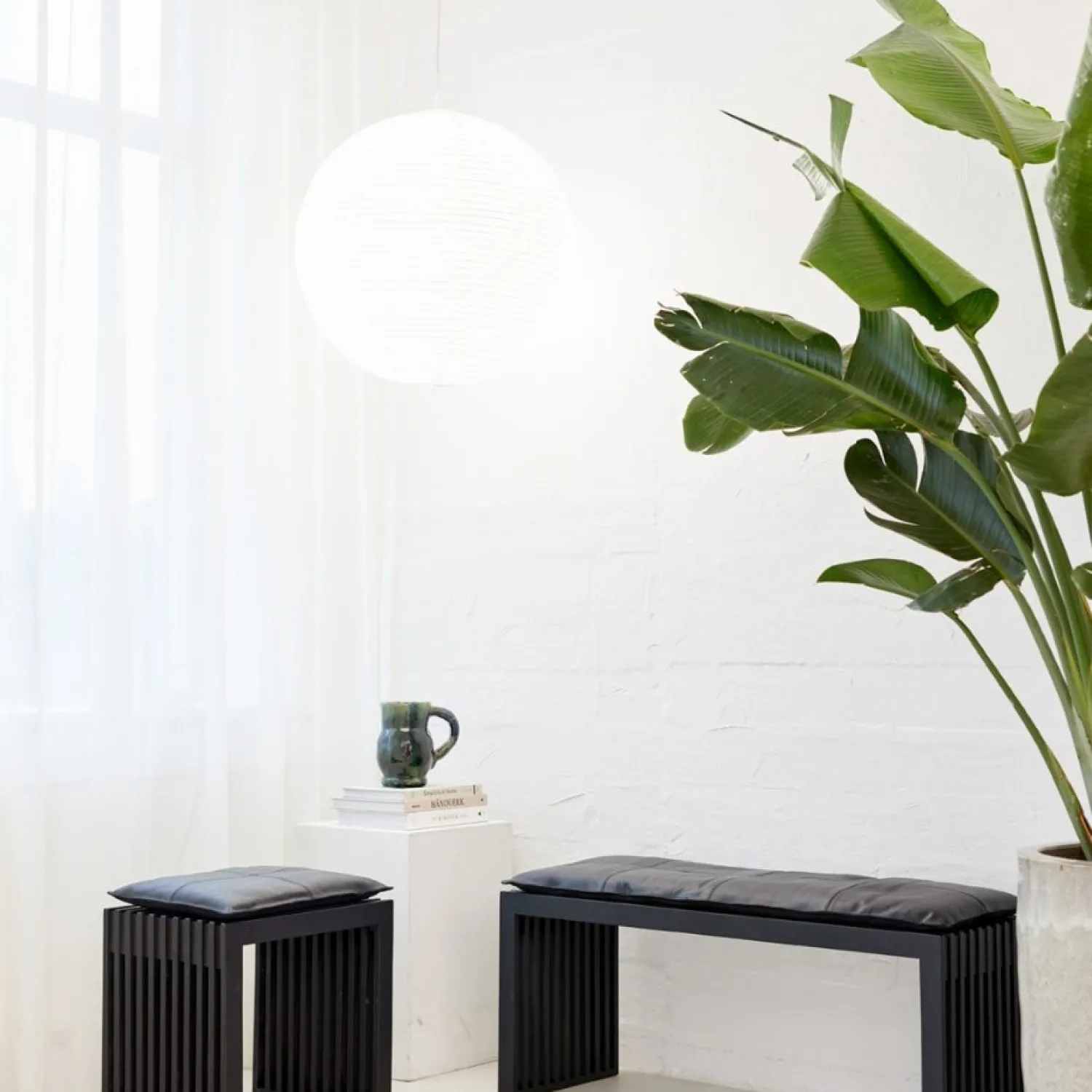 New Cinas - Rib bænk 104x35cm mahogni mat sort