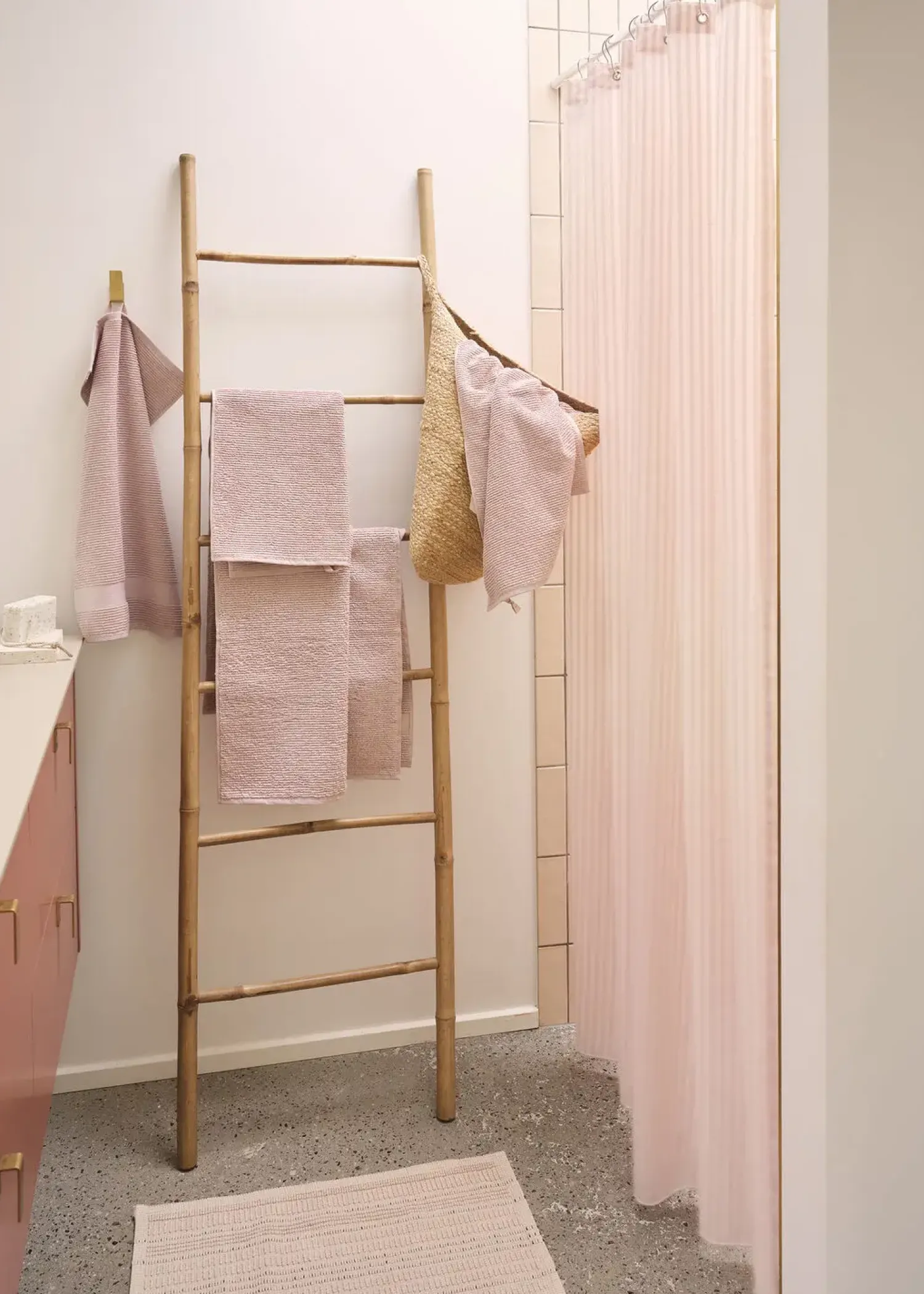 Best Compliments - Badeforhæng - Lines shower curtain w/eyelets 200 cm - Rose