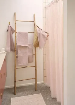 Best Compliments - Badeforhæng - Lines shower curtain w/eyelets 200 cm - Rose
