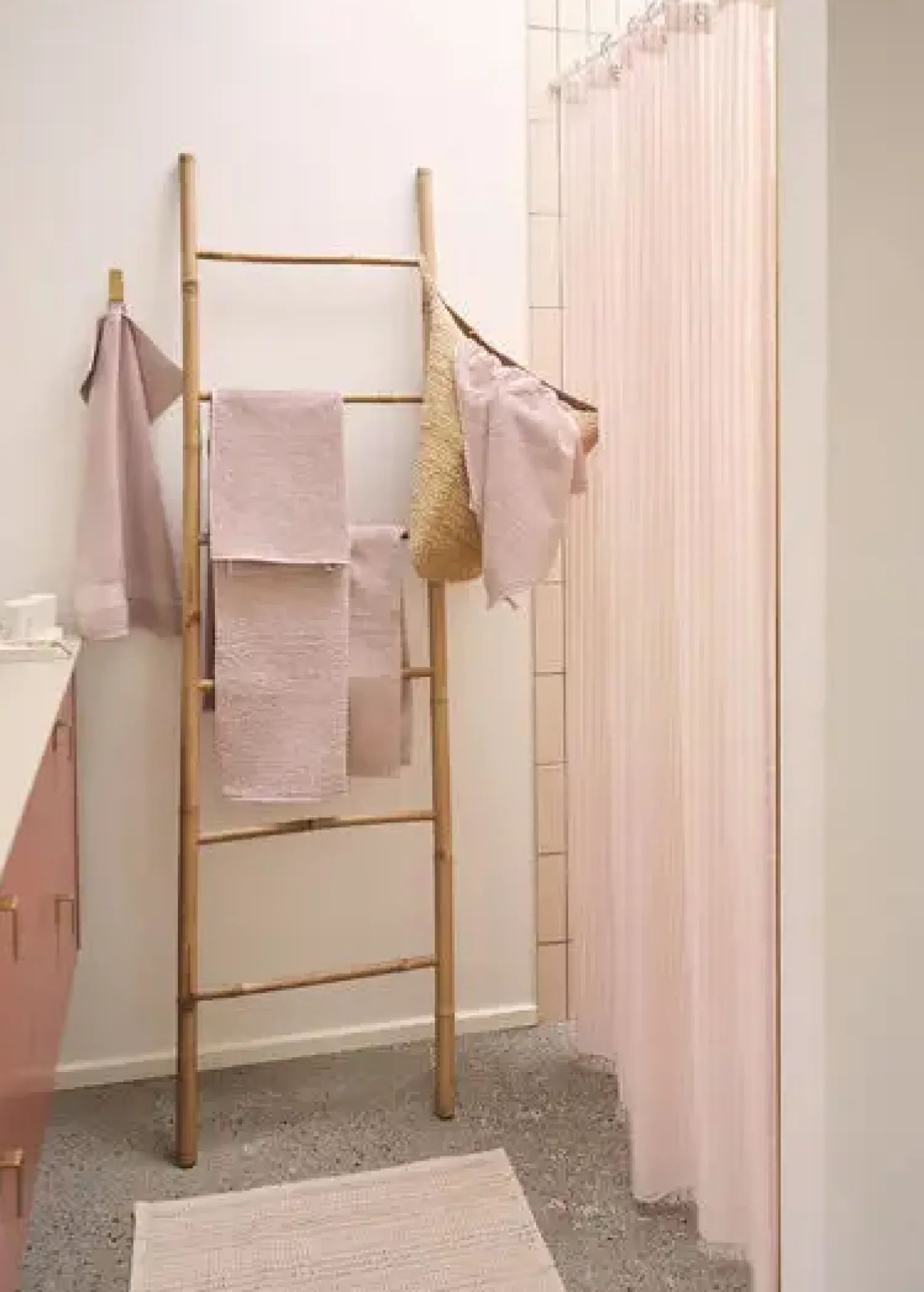Best Compliments - Badeforhæng - Lines shower curtain w/eyelets 200 cm - Rose