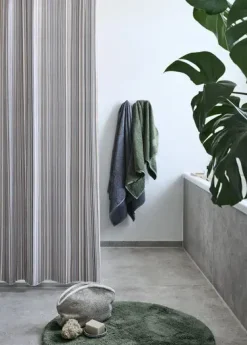 Hot Compliments - Bademåtte - Loop Bath Mat dia. 75 cm - Skovgrøn