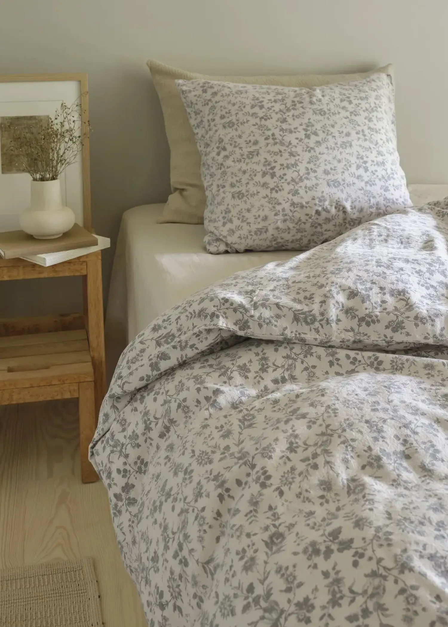 Hot Compliments - Blossom Bed Linen - 140x220/60x63 cm - Moon