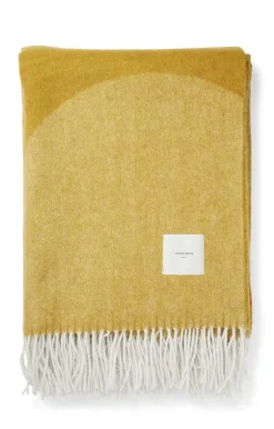 Outlet Compliments - Plaid - Waves Throw - 140x200 cm - Mustard