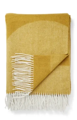 Outlet Compliments - Plaid - Waves Throw - 140x200 cm - Mustard