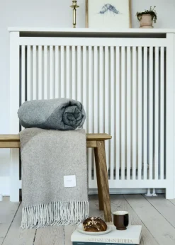 Discount Compliments - Plaid - Waves Throw 140x200 cm - Grå