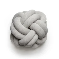 Sale Design House Stockholm pude - Knot pude i lysegrå