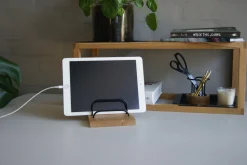 New Dot Aarhus - Brass Dock - Tabletholder - Eg/Sort