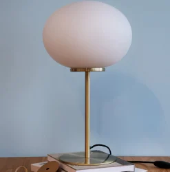 Hot Dyberg Larsen - Queen bordlampe - messing