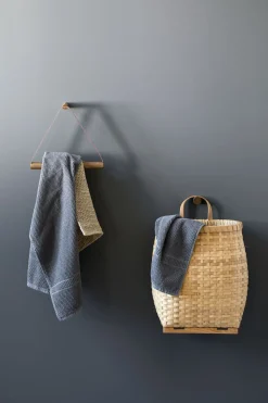 Clearance By Wirth Ekta Living - Håndklædeholder - Towel hanger - Røget eg/Læder