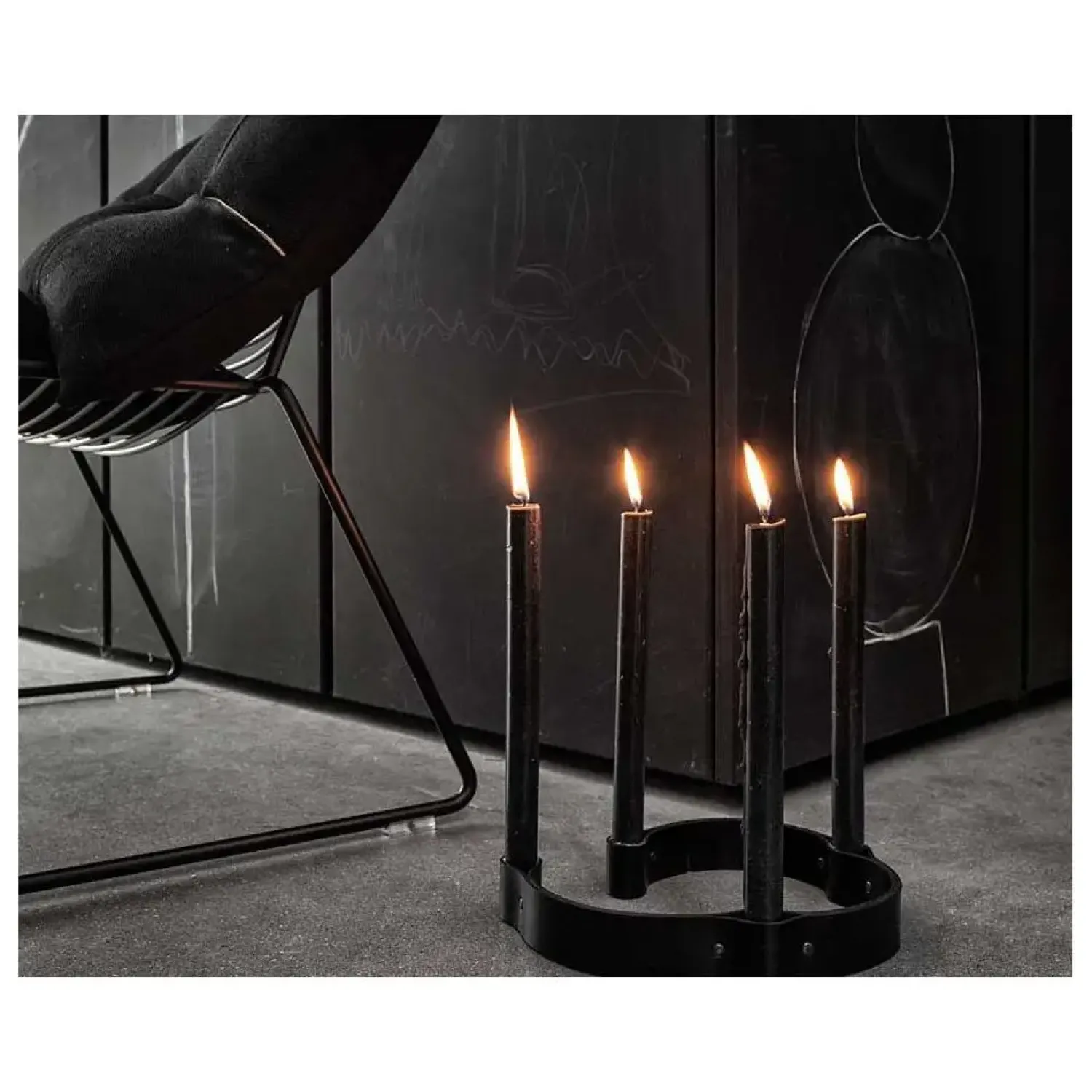 Outlet By Wirth Ekta Living - Lysestage i læder - Belt 4 Candles - Sort læder