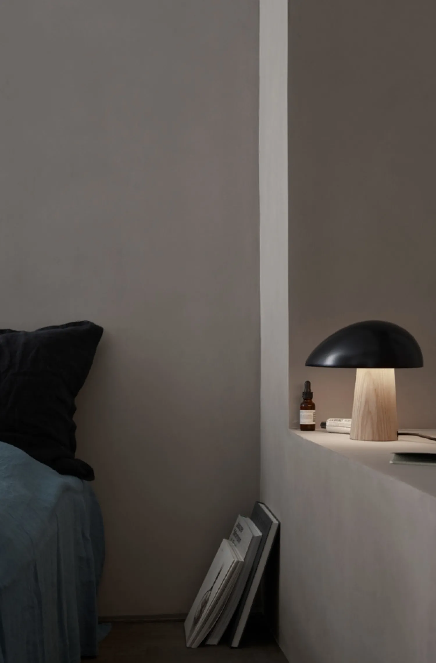New Fritz Hansen - Bordlampe - Night Owl - Mørkeblå/Ask