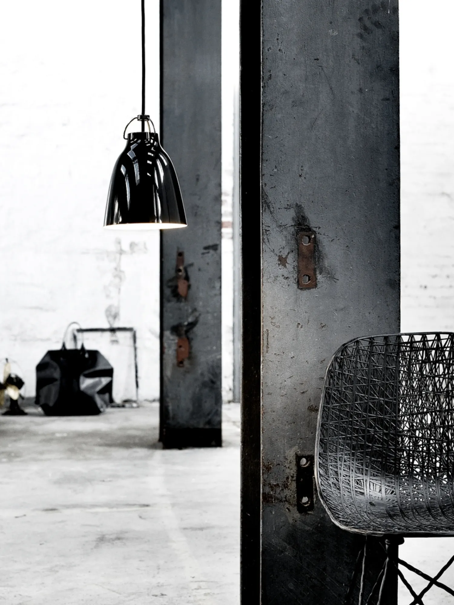 Sale Fritz Hansen - Loftlampe - Caravaggio - Sort - P3 Large - Grå ledning 6m