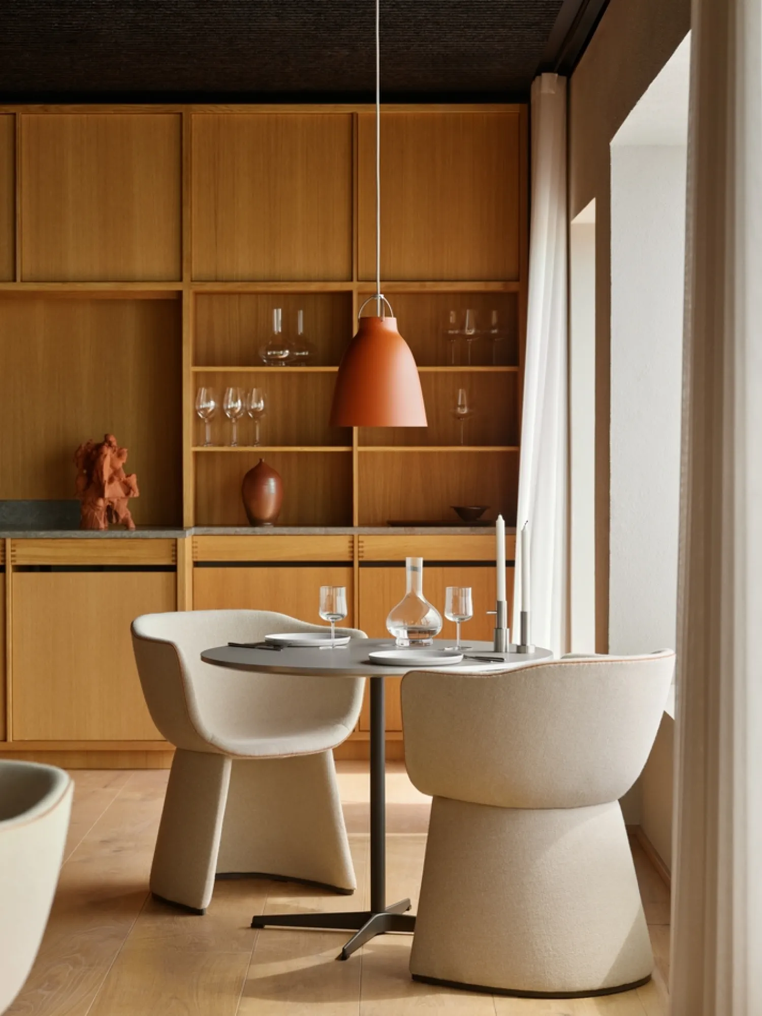 Best Fritz Hansen - Loftlampe - Caravaggio™ Matt - Rust Rød - P2 Medium