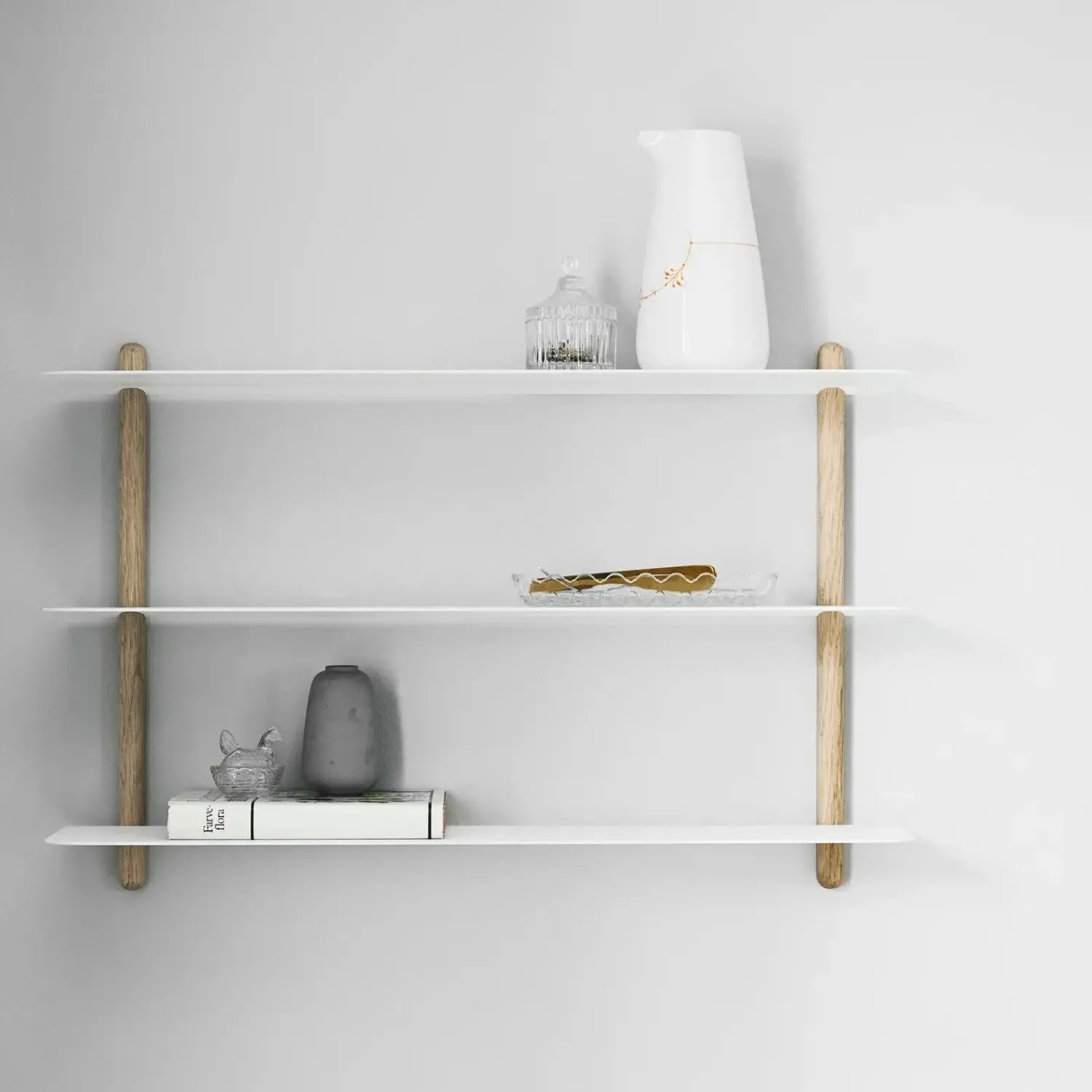 Gejst - NIVO A væghylde - Hvid - Lys Eg - 42 x 64 cm