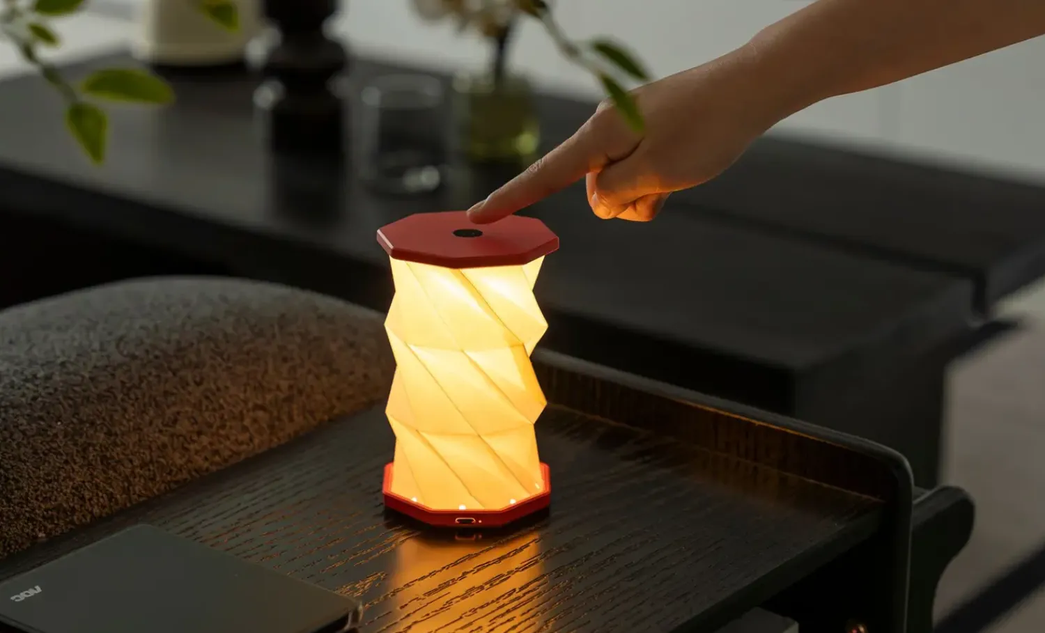 Clearance Gingko - Hexagon Twist Bordlampe - Mini - Coral Red - H14 cm