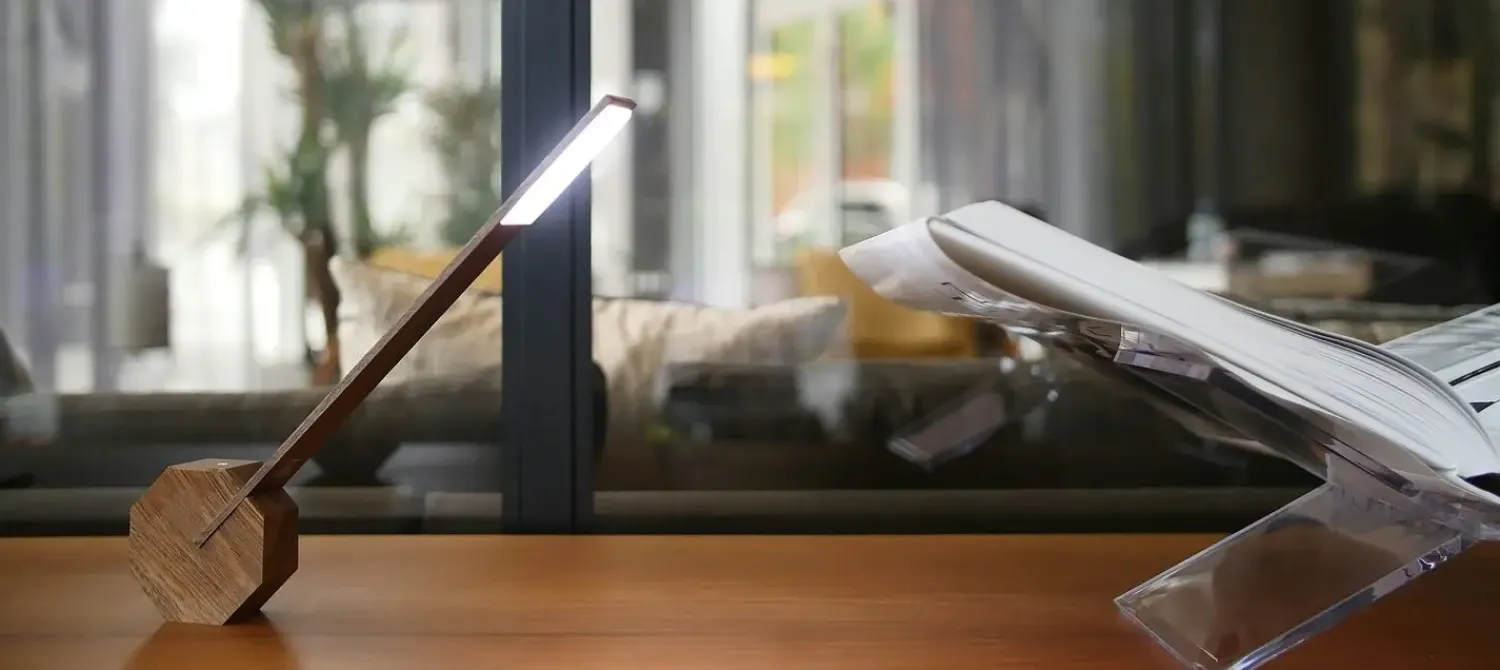 Outlet Gingko - Octagon One Desk Lamp - Walnut