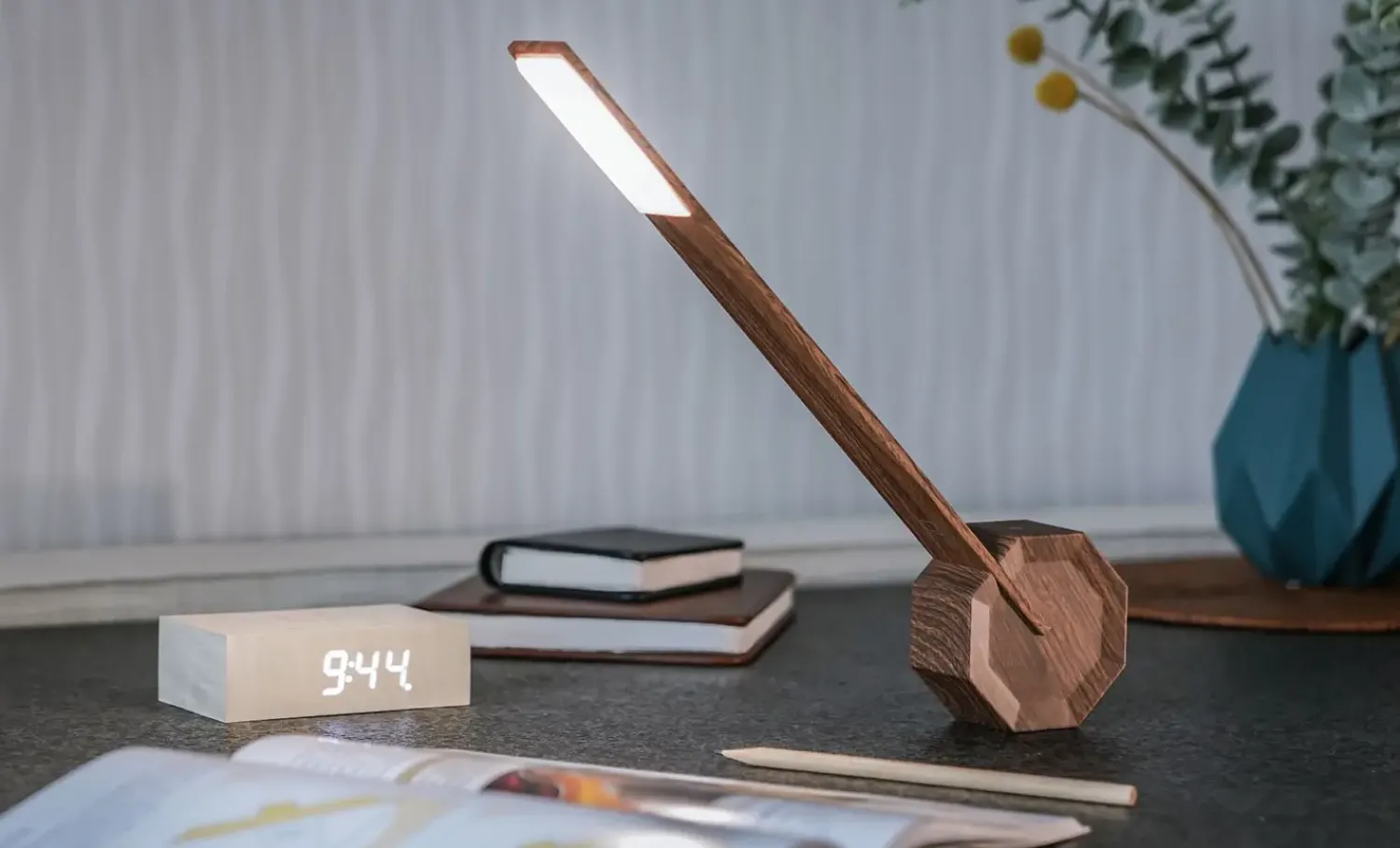 Outlet Gingko - Octagon One Desk Lamp - Walnut
