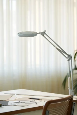 Online Halo Design Copenhagen - Skrivebordslampe LED - Magni Archi clips - Hvid