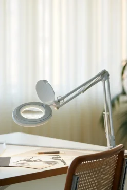 Online Halo Design Copenhagen - Skrivebordslampe LED - Magni Archi clips - Hvid