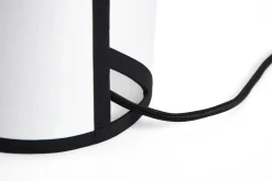 Discount Hay - Bordlampe - Ava Pyramid - Sort/Hvid - H32 cm