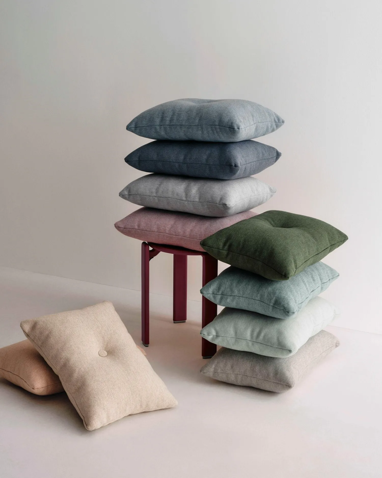 Online Hay - Dot Cushion - Linen - Light grey