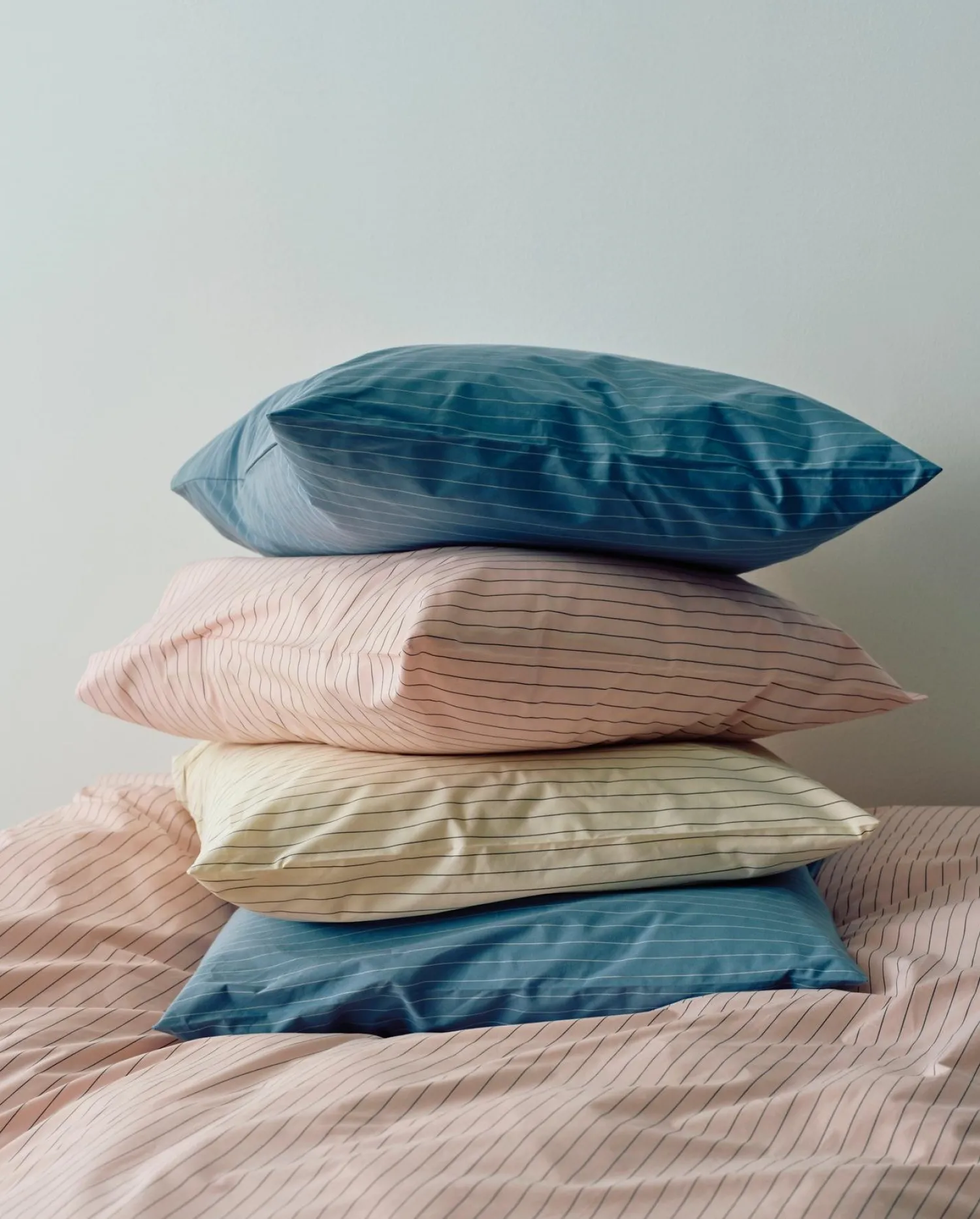 Outlet Hay - Fineline Pillow Case - 63 x 60 - Blue