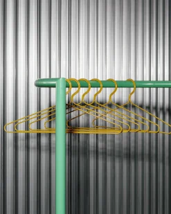 Outlet Hay - garderobestativ - Colour Rack - S-Shape - Jungle green - grøn