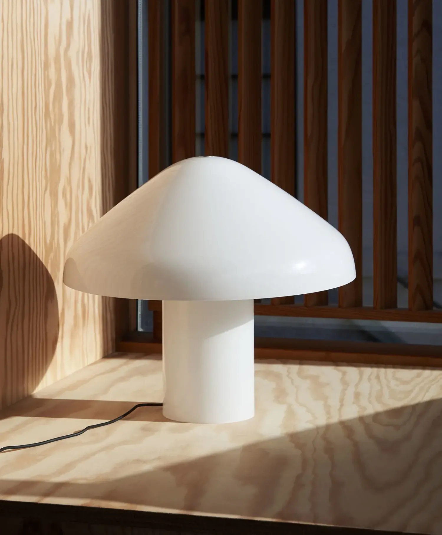 Clearance Hay - Pao Glass Table Lamp - hvid