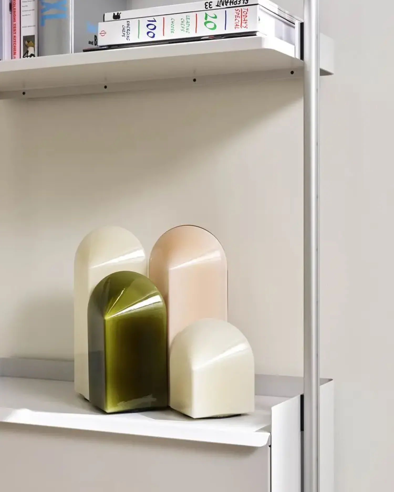 New Hay - Parade Portable Lamp - Shell White - 16 cm