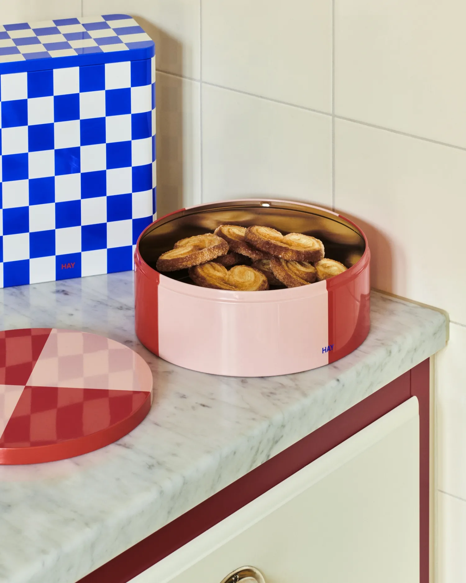 Discount Hay - Tin Container - Round - Red/Soft Pink