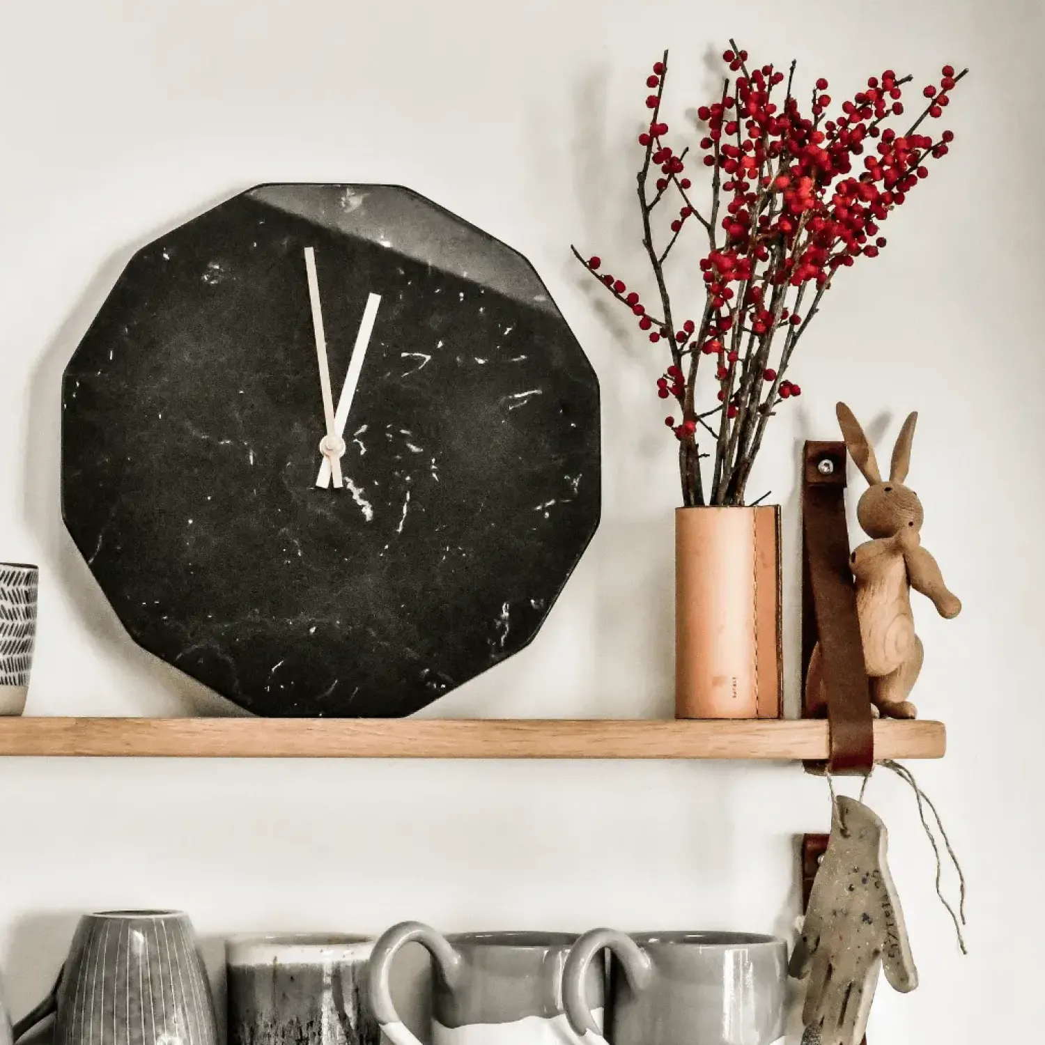 Hemverk - Marble Nero Vægur, Guld Ø28