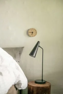 Discount Hemverk - Vægur - Lys Eg - Ø12 cm - Sorte visere