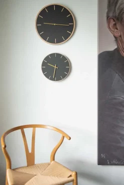 Best Hemverk - Vægur - Lys Eg/Sort - Guld visere - Ø38 cm