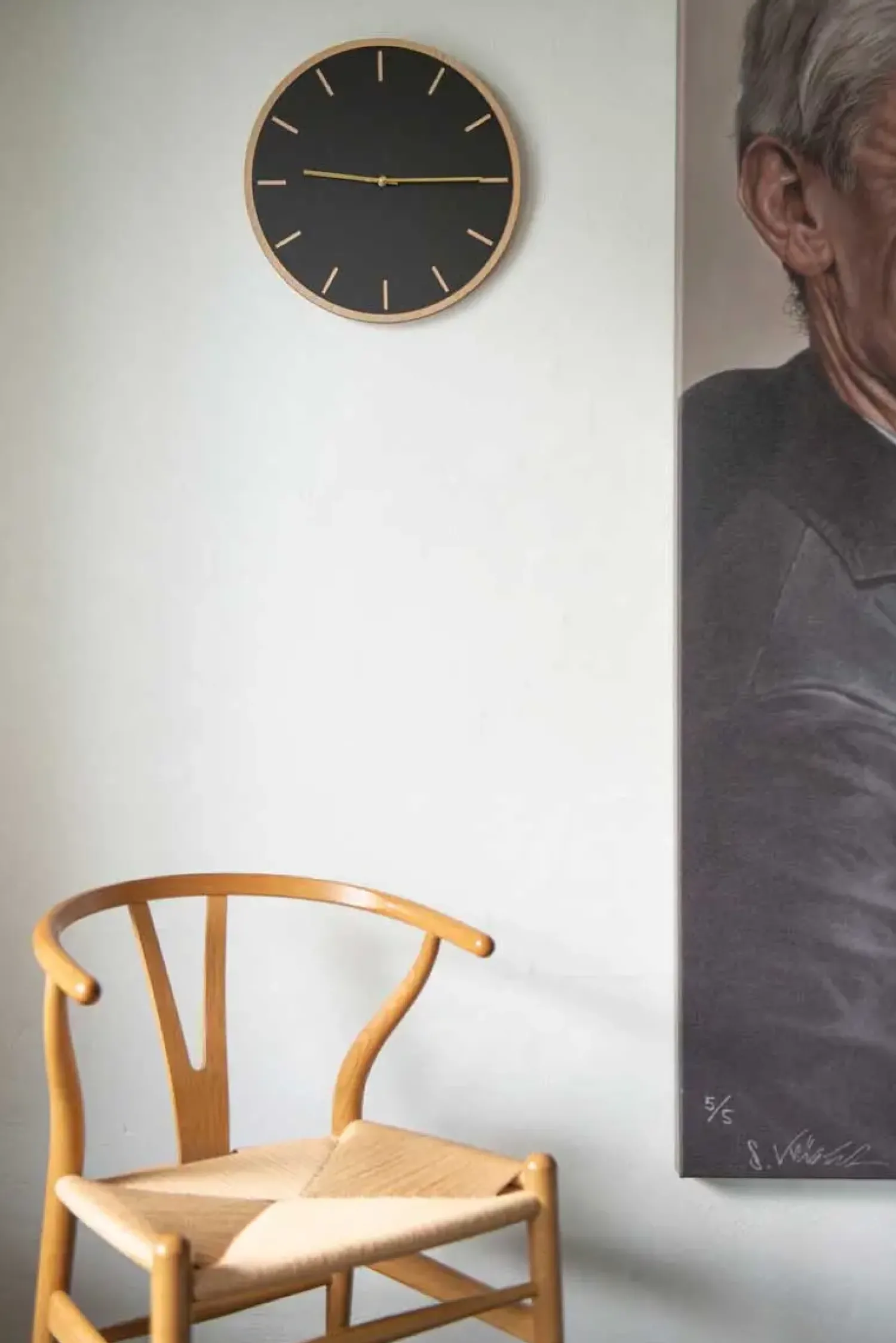 Hemverk - Vægur - Lys Eg/Sort - Sorte visere - Ø28 cm