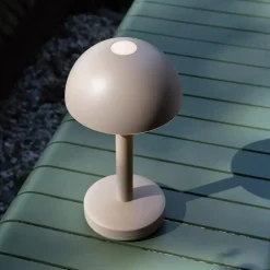 Best Humble Lights - Bordlampe - Bug - Beige