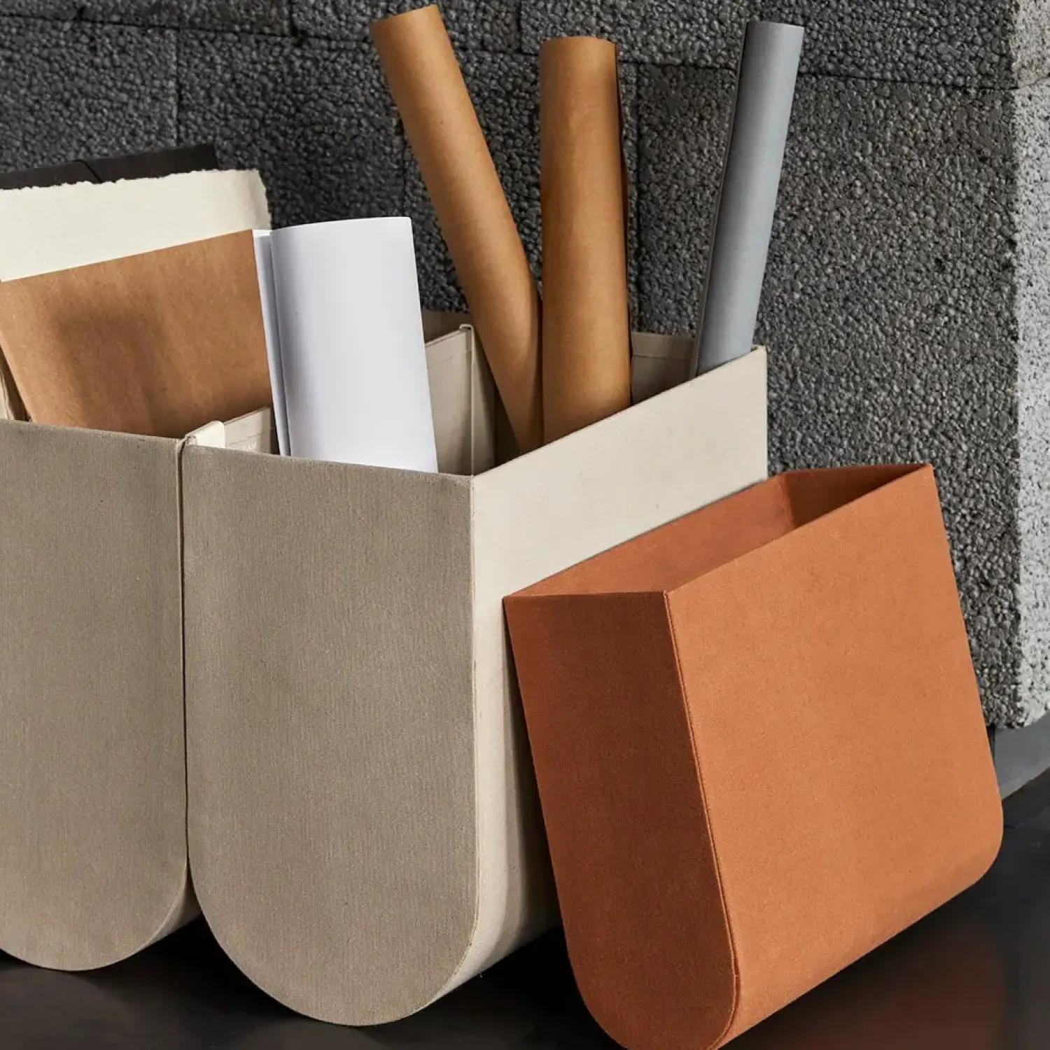 New Kristina Dam - Opbevaring - Medium Curved Box - Burnt Brown