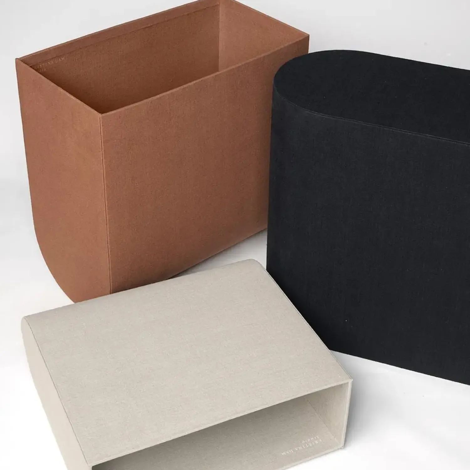 Clearance Kristina Dam - Opbevaring - Small Curved Box - Grey
