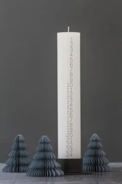 New Kunstindustrien - Kalenderlys - Hvid med sorte tal - 5 x 30 cm.