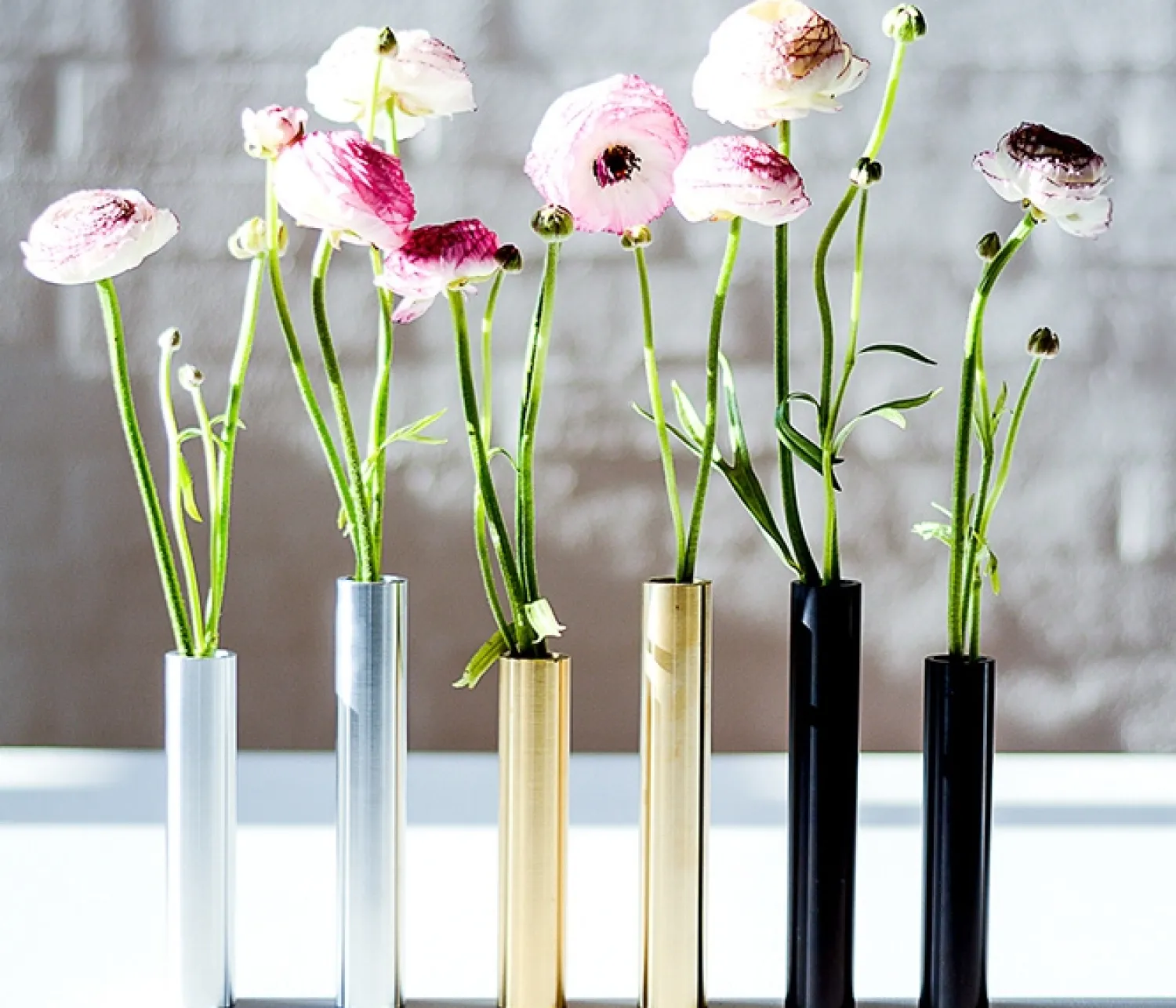 Outlet Kunstindustrien - Slim Vase - Sort - Højde 14 cm