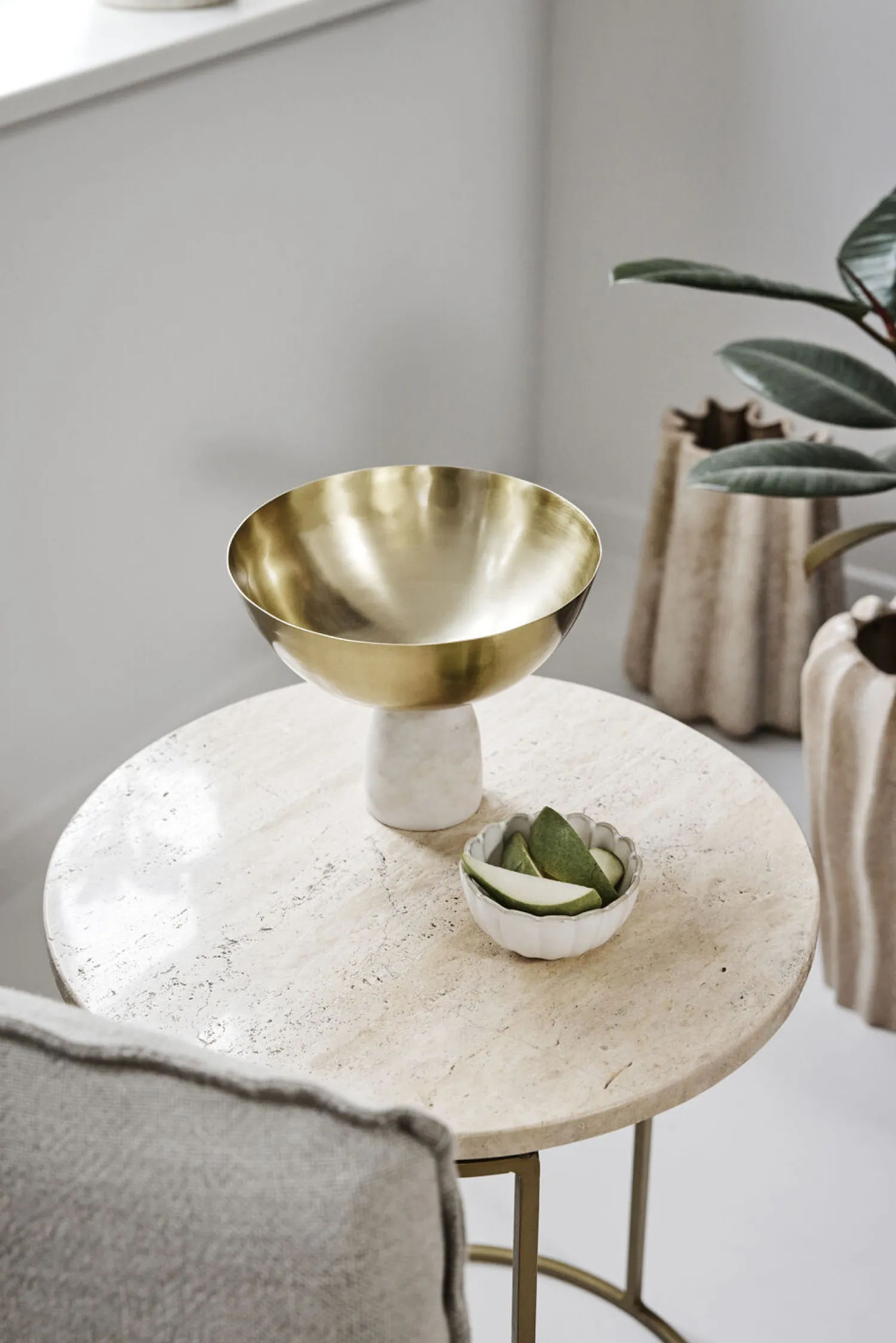 Clearance Lene Bjerre - Ellivia guldskål på marmorfod ø19 cm.