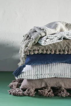 Hot Lene Bjerre - Olivia plaid 170x130 cm. beige stribet