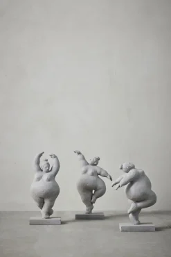 Sale Lene Bjerre - Serafina kvinde figur H23 cm. grå