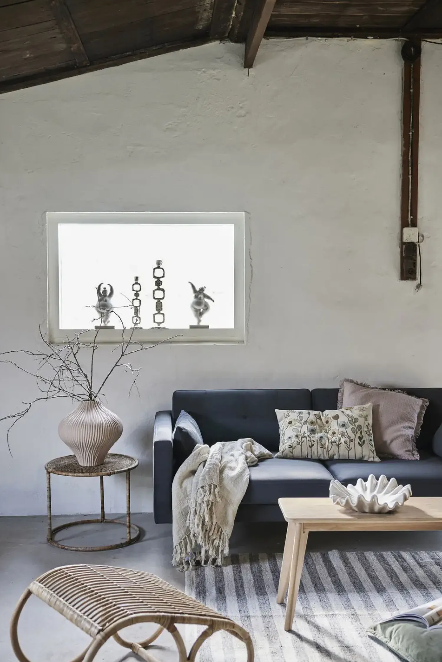 Discount Lene Bjerre - Serafina kvinde figur H28 cm. grå