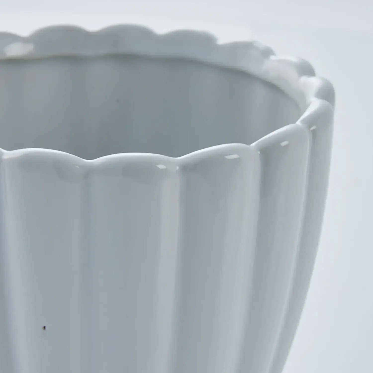 Online Lene Bjerre - Shenella urtepotteskjuler H12 cm. hvid