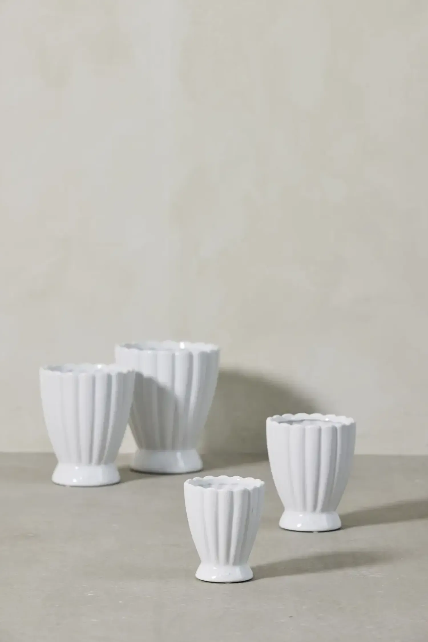 Lene Bjerre - Shenella urtepotteskjuler H20 cm. hvid